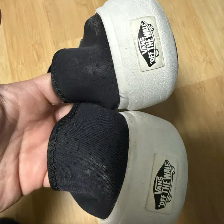 [BUNJANG] Vans ComfyCush One Bandana Black Sneakers 275 / 반스 컴피쿠시 원 반다나 블랙 스니커즈 275
