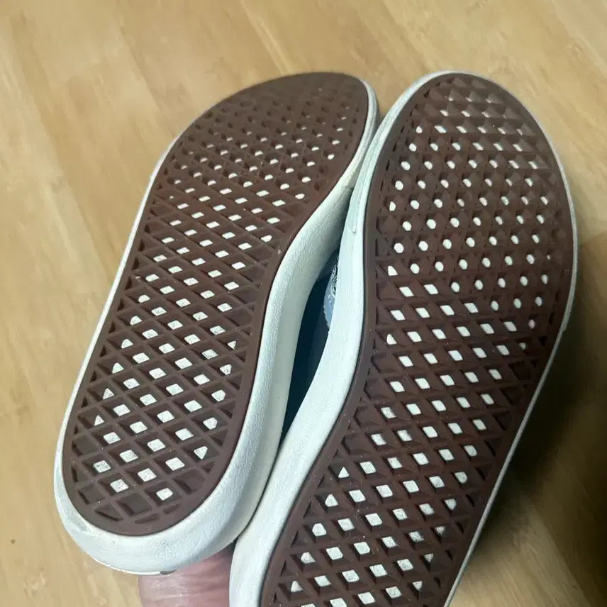 [BUNJANG] Vans ComfyCush One Bandana Black Sneakers 275 / 반스 컴피쿠시 원 반다나 블랙 스니커즈 275