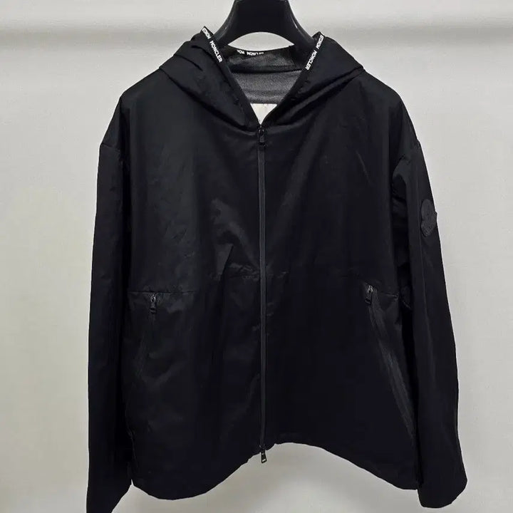 [BUNJANG] Moncler Black Windbreaker Jacket (Size 7) / 몽클레어 블랙 와펜 바람막이 자켓 7사이즈 110 115 판매
