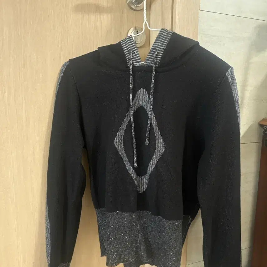 [BUNJANG] Mischief Rhombus Hood Knit / 미스치프 롬버스 후드 니트