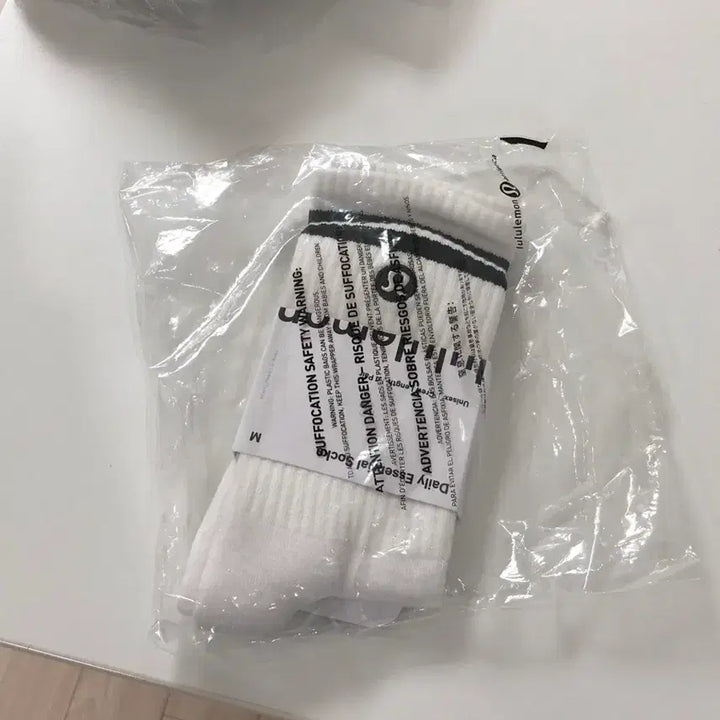 [BUNJANG] Lululemon Unisex Daily Essential Crew Socks / 룰루레몬 유니섹스 데일리 에센셜 크루 삭스