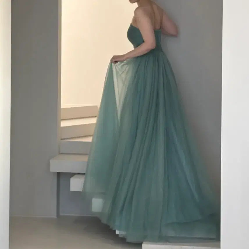 [BUNJANG] Mint Green Tulle Off-Shoulder Dress / 민트색 튤 소재 튜브탑 오프숄더 변형 가능 유색드레스