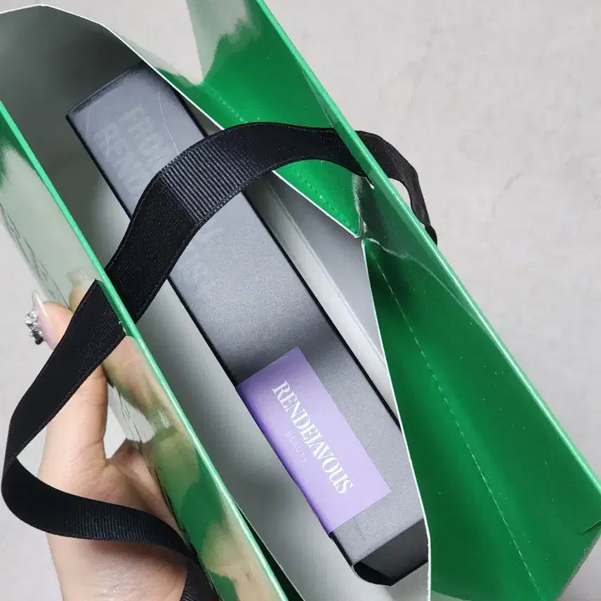 [BUNJANG] Rendezvous Beauty Magnolia Hand Cream 30ml / (선물포장) 랑데자뷰 뷰티 퍼퓸 핸드크림 매그놀리아퍼르 30ml