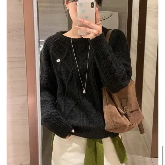 [BUNJANG] You Are [Self-Made] High-Quality Cotton Ball Cable Knit / 유리에 [자체제작] 고퀄 코튼볼 케이블 니트 블랙