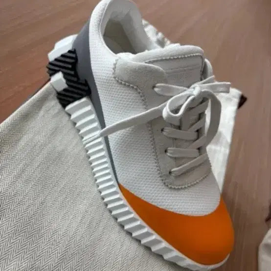 [BUNJANG] Hermes Broom Sneakers White/Orange / 에르메스 브룸 스니커즈 화이트/오렌지