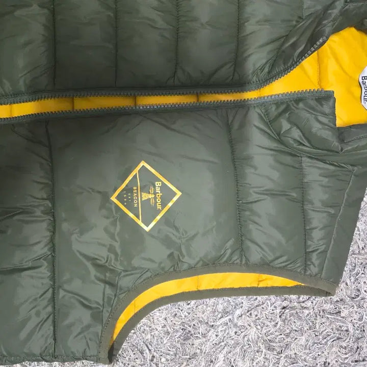 [BUNJANG] Barbour Padded Vest / 바버 Barbour 패딩 조끼 카키/옐로우