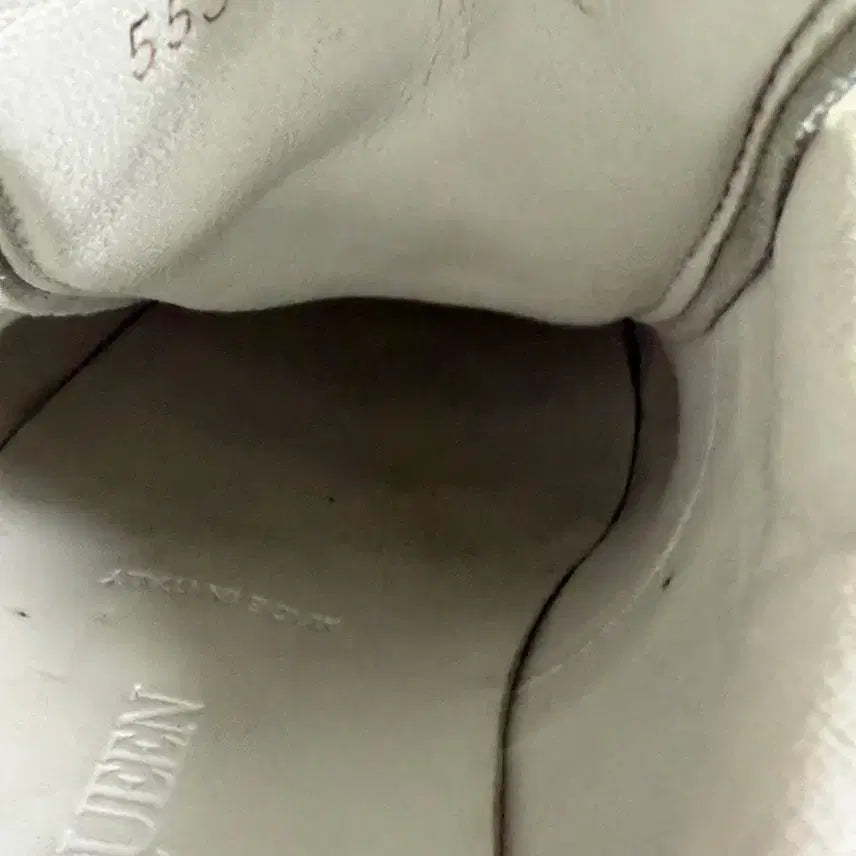 [BUNJANG] Alexander McQueen Oversized Sneakers White 36.5 / 알렉산더맥퀸 오버솔 스니커즈 화이트 36.5