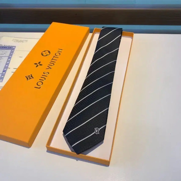 [BUNJANG] Louis Vuitton Tie - New / 루이비통 넥타이