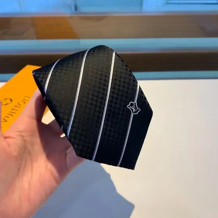 [BUNJANG] Louis Vuitton Tie - New / 루이비통 넥타이