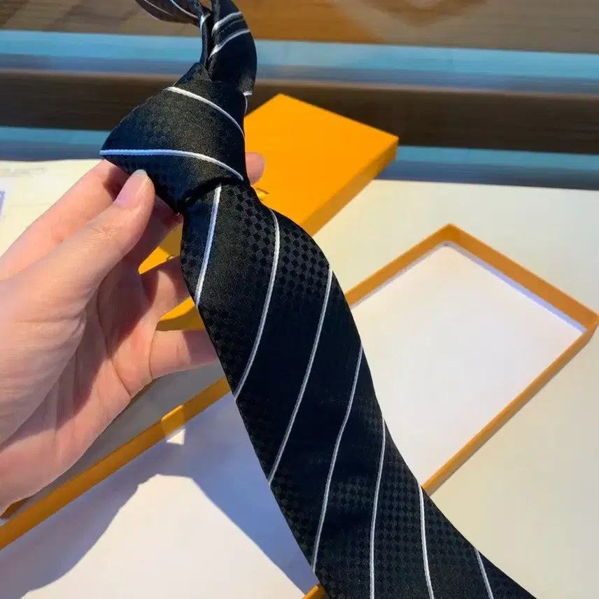 [BUNJANG] Louis Vuitton Tie - New / 루이비통 넥타이
