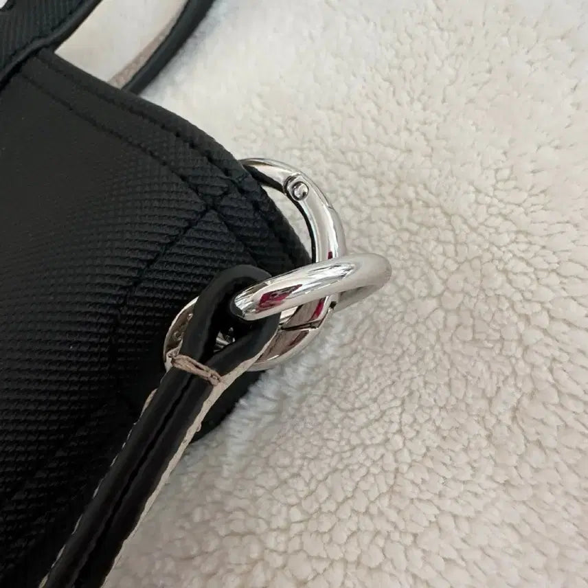[BUNJANG] Lacoste Anna Reversible Tote Bag Crossbody Black / 라코스테 안나 리버시블 토트백 크로스백 블랙