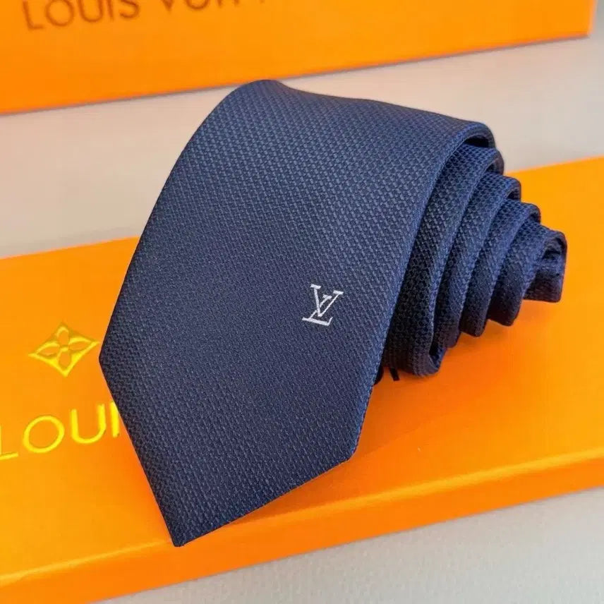 [BUNJANG] Louis Vuitton Tie - New / 루이비통 넥타이