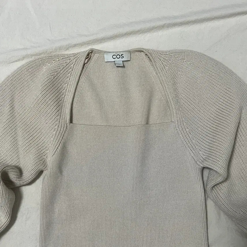 [BUNJANG] COS Puff Sleeve Knitted Top / 코스 cos 퍼프 슬리브 니티드 탑