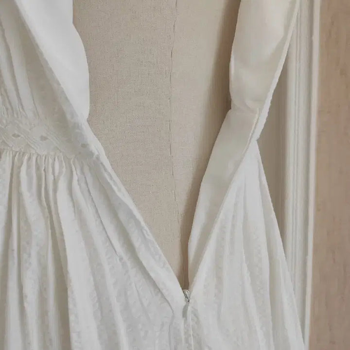 [BUNJANG] Imported Beaded Eyelet Dress / 수입 비즈 아일렛 원피스