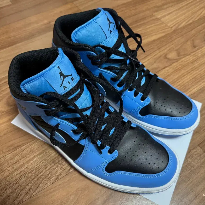[BUNJANG] Nike Jordan 1 Mid University Blue Black Sneakers / 조던 1 미드 유니버시티 블루 블랙 275 (1회착 거의 새상품)