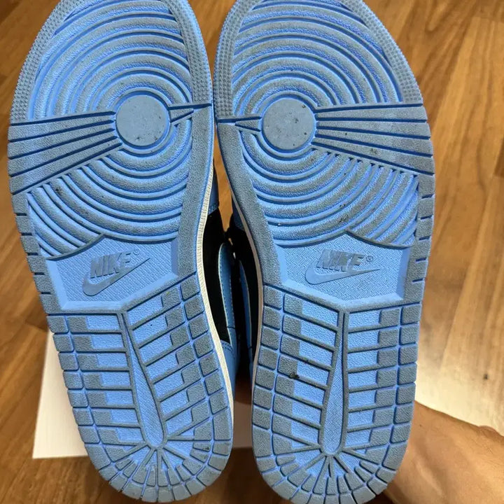 [BUNJANG] Nike Jordan 1 Mid University Blue Black Sneakers / 조던 1 미드 유니버시티 블루 블랙 275 (1회착 거의 새상품)