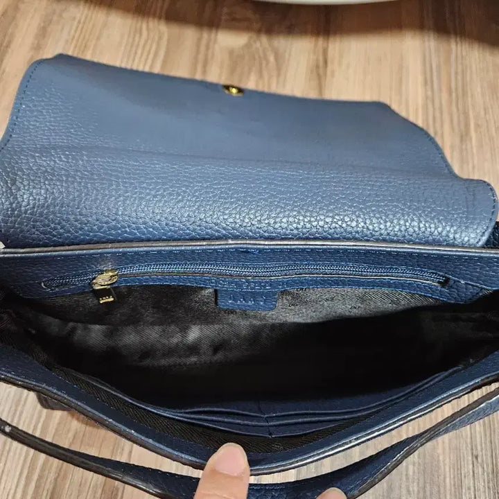 [BUNJANG] DD Logo Navy Leather Shoulder Bag / 닥스 DD 로고 네이비 가죽 숄더백