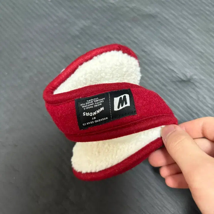 [BUNJANG] Weeekenders Red Earmuffs / 위캔더스 레드 귀마개