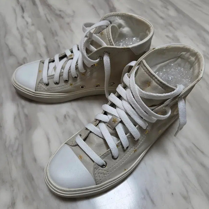 [BUNJANG] Saint Laurent Leather High-Top Sneakers / 생로랑 레더 하이탑 스니커즈