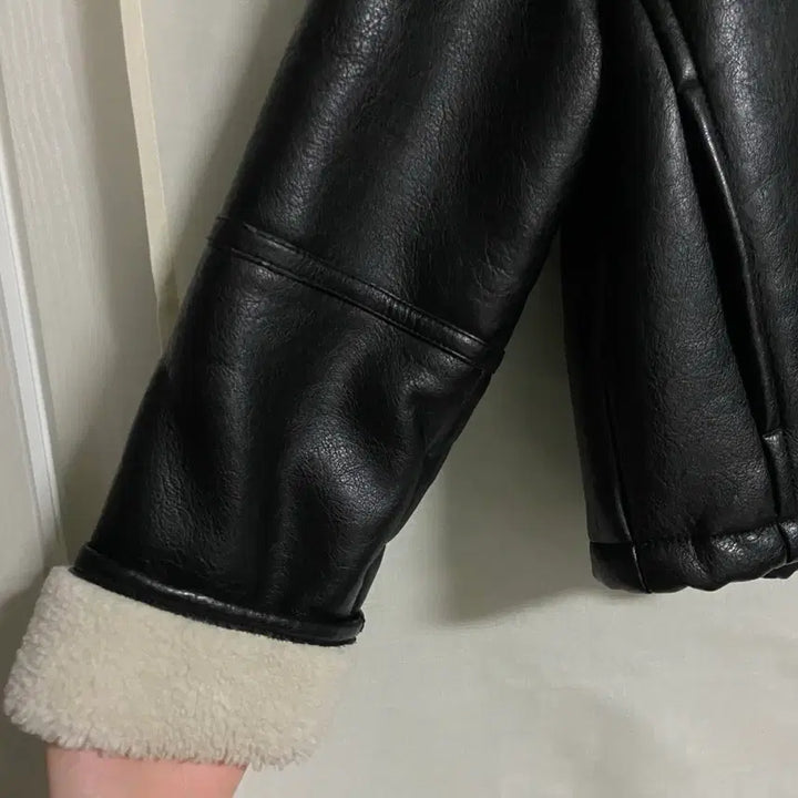 [BUNJANG] VOV Easy Leather Zip-up Mustang Jacket (Size 55) / VOV 보브 21 이지레더 집업 무스탕 (55)