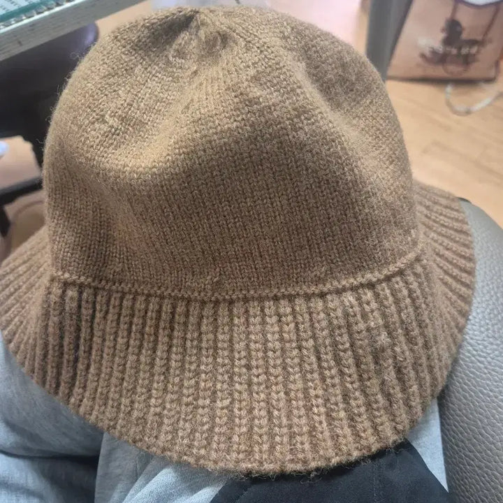 [BUNJANG] BCBG Knit Bucket Hat Brown / BCBG 니트 벙거지 브라운 거의 새상품