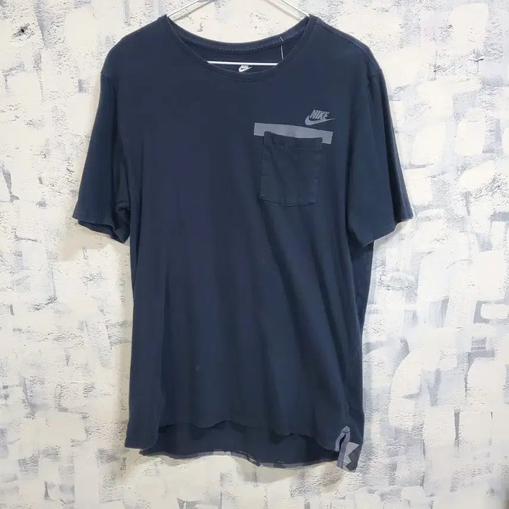 [BUNJANG] Nike Logo Pocket Round Short Sleeve T-shirt (M) / 나이키 로고 포켓 라운드 반팔티 M