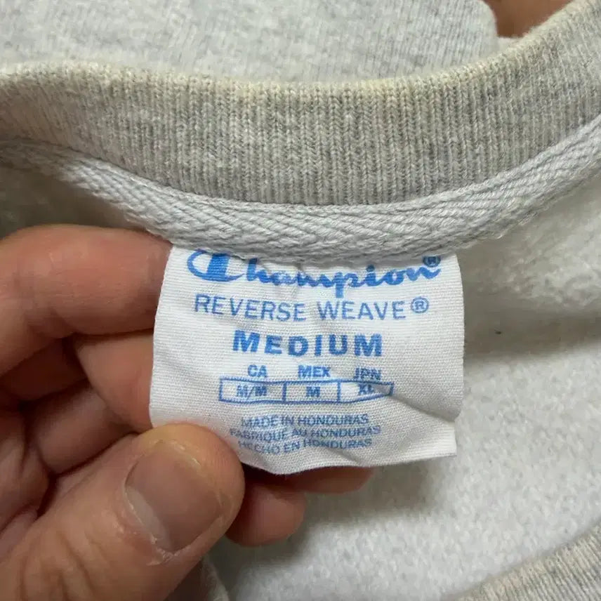 [BUNJANG] Champion Reverse Weave Blue Tag Sweatshirt / 빈티지 챔피온 리버스위브 블루택 스웻셔츠 맨투맨