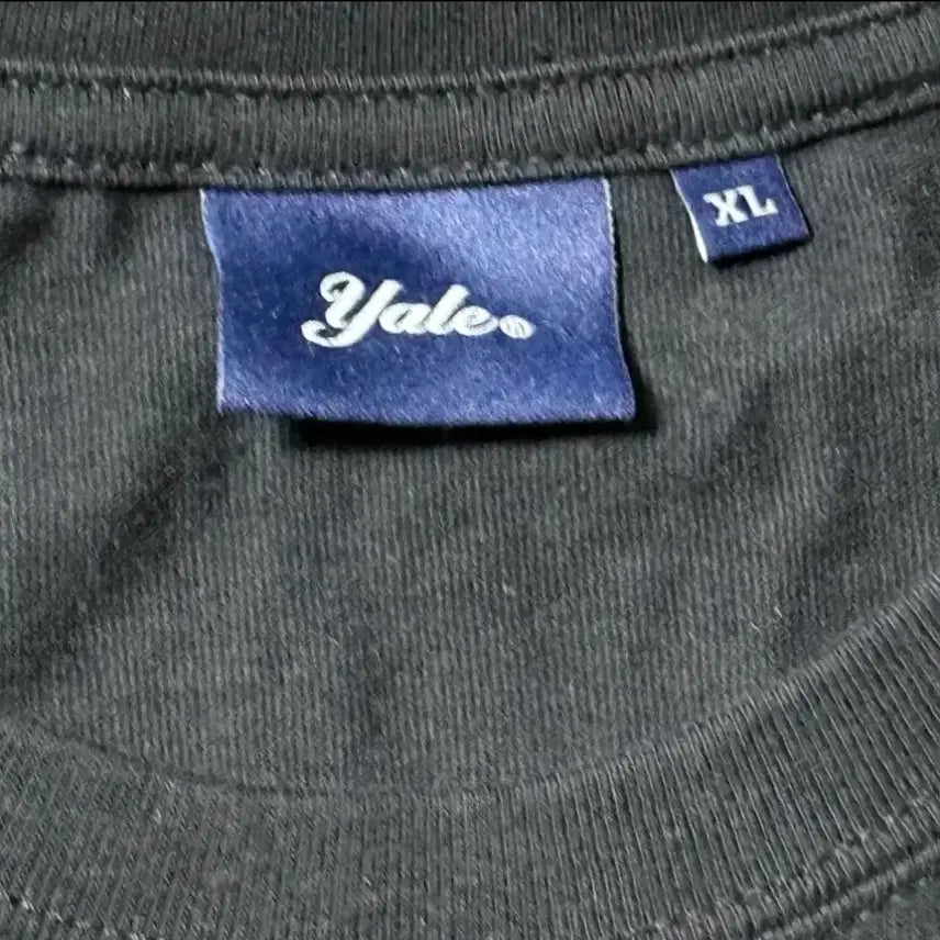 [BUNJANG] Yale Small Logo Black T-Shirt XL / 예일 스몰 로고 블랙 티셔츠 XL