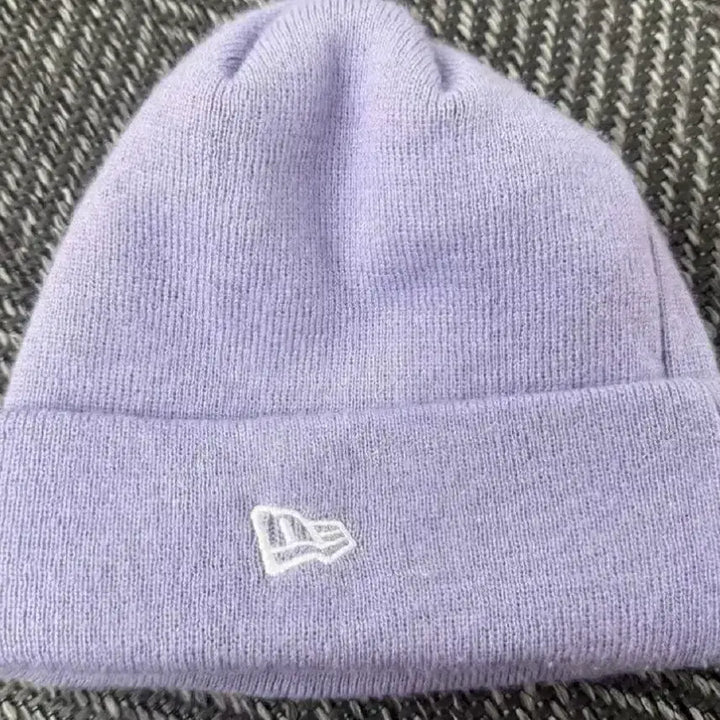 [BUNJANG] New Era Yankees Lavender Beanie / 뉴에라 양키즈 로고 라벤더 비니