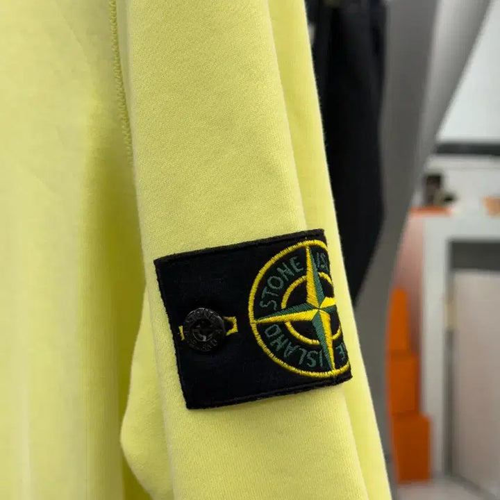 [BUNJANG] Stone Island Wappen Sweatshirt / [S] 스톤아일랜드 와펜 맨투맨