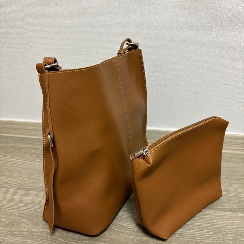 [BUNJANG] Leather Shoulder Bag with Pouch / 가죽 숄더백 + 파우치