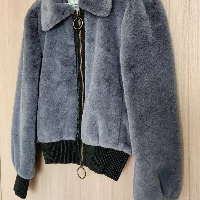 [BUNJANG] Generic Gray Faux Fur Jacket (Size S) / 여자 회색털잠바 페이크털자켓S