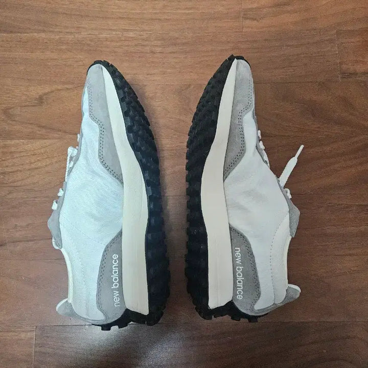 [BUNJANG] New Balance 327 Gray Sneakers / 뉴발란스 327 그레이 265