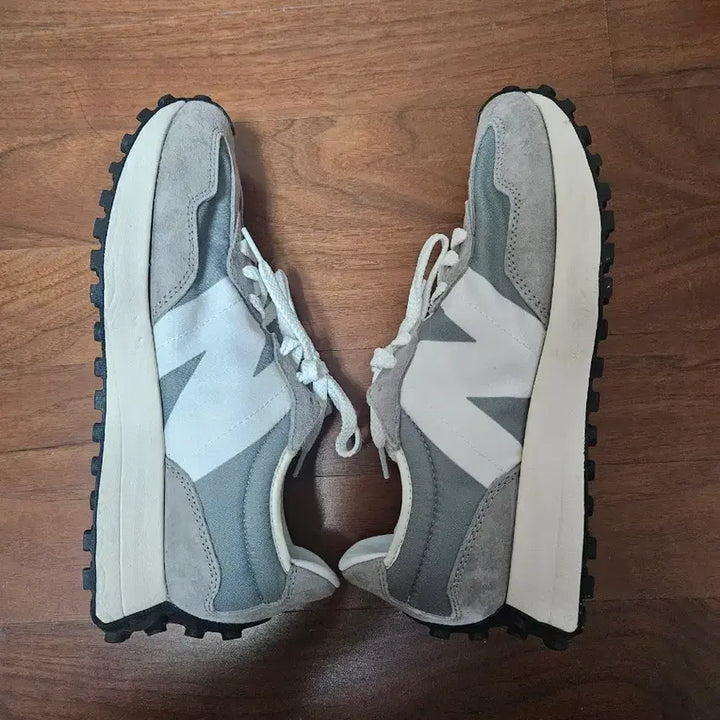 [BUNJANG] New Balance 327 Gray Sneakers / 뉴발란스 327 그레이 265