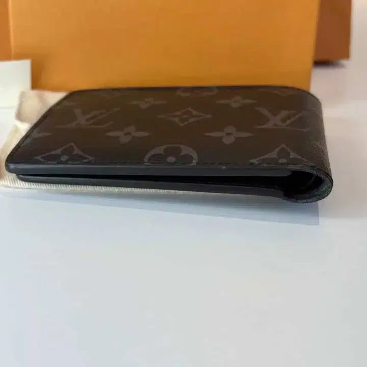 [BUNJANG] Louis Vuitton Monogram Eclipse Multiple Wallet / {새상품급}루이비통 모노그램 이클립스 멀티플 월릿 반지갑