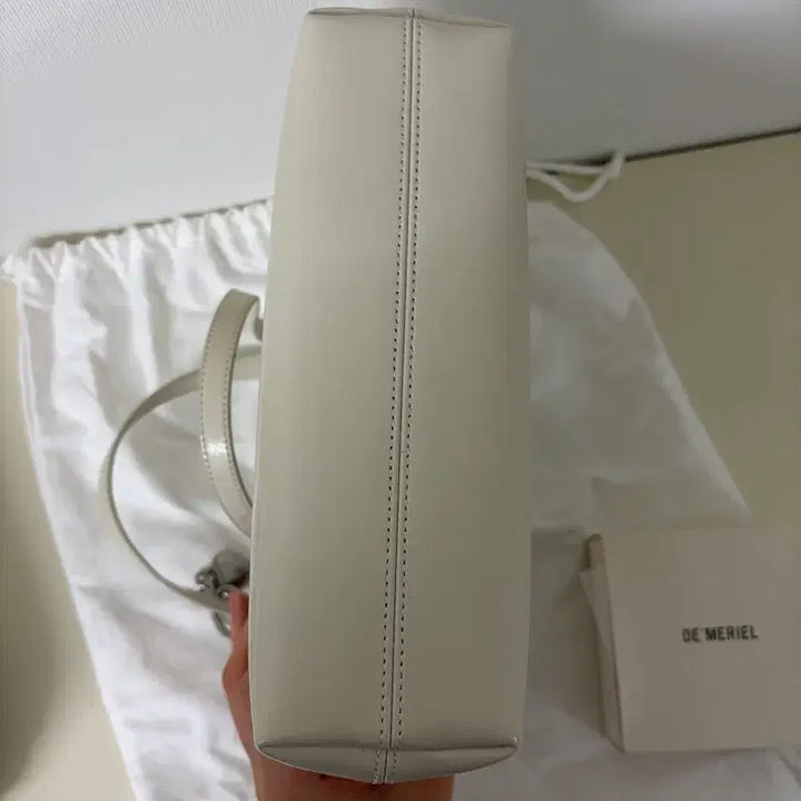 [BUNJANG] Demeuriel Veneta Bag Small Milk with Key Charm / 드메리엘 베네타백 스몰 밀크(키링 포함)