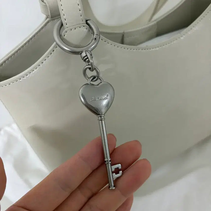 [BUNJANG] Demeuriel Veneta Bag Small Milk with Key Charm / 드메리엘 베네타백 스몰 밀크(키링 포함)