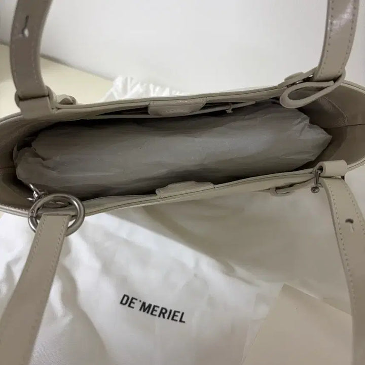 [BUNJANG] Demeuriel Veneta Bag Small Milk with Key Charm / 드메리엘 베네타백 스몰 밀크(키링 포함)