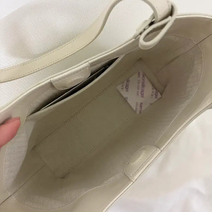 [BUNJANG] Demeuriel Veneta Bag Small Milk with Key Charm / 드메리엘 베네타백 스몰 밀크(키링 포함)