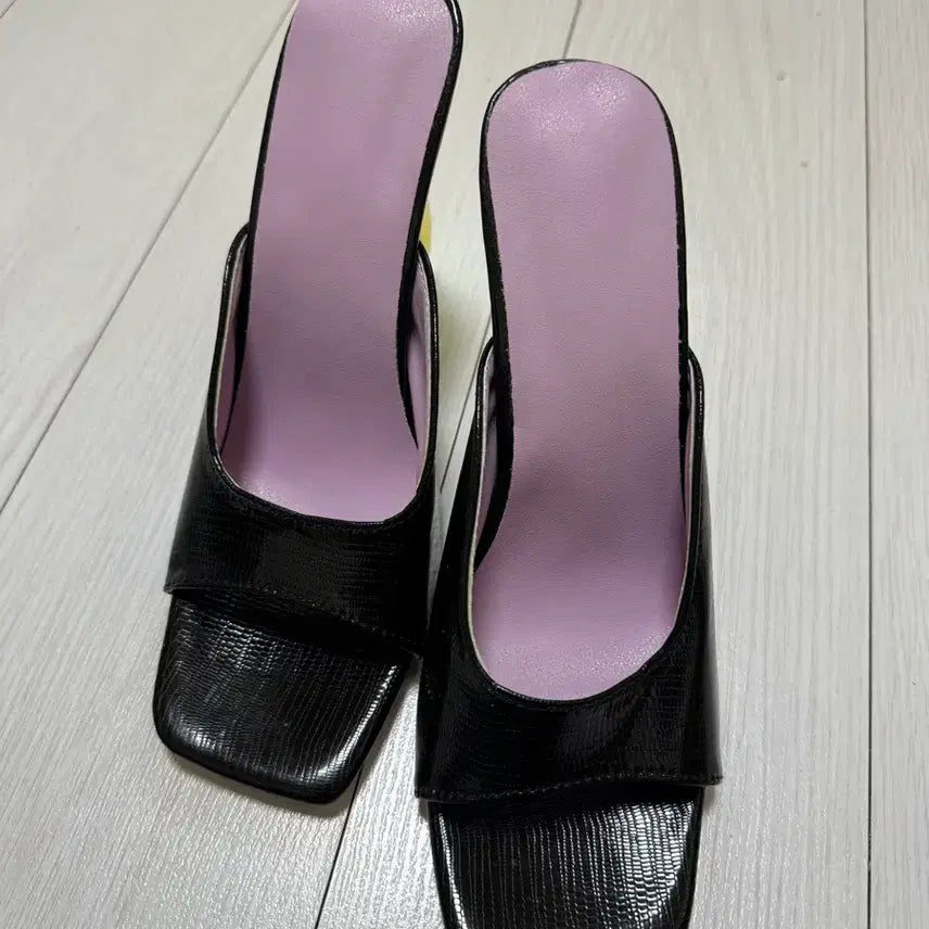 [BUNJANG] Gold Chain Style Heels / 골드체인급