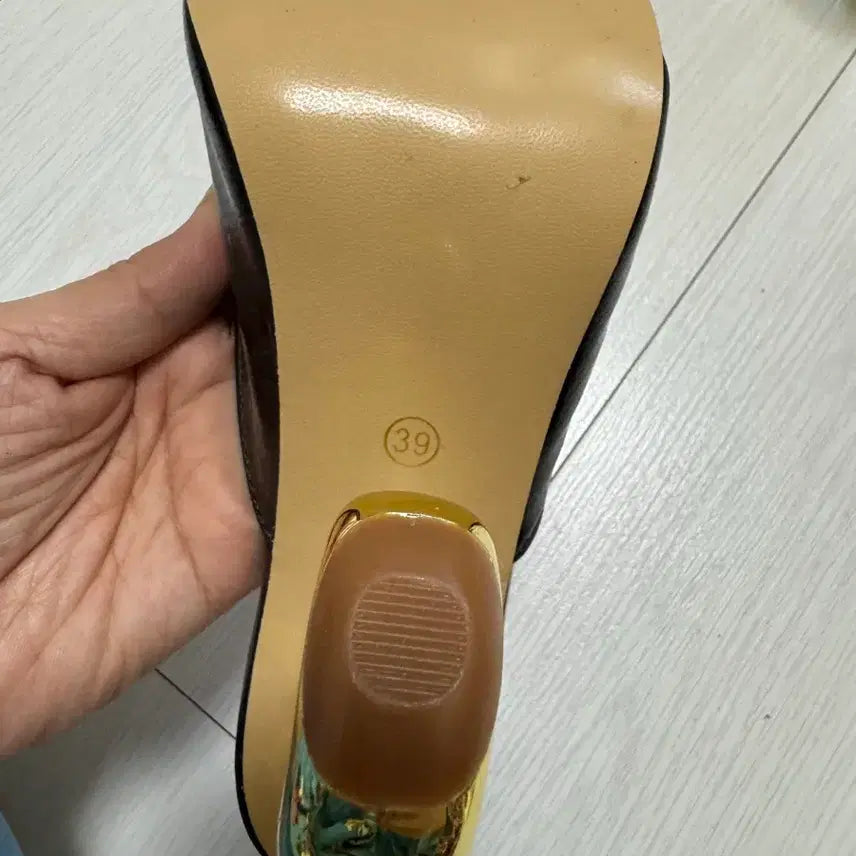 [BUNJANG] Gold Chain Style Heels / 골드체인급