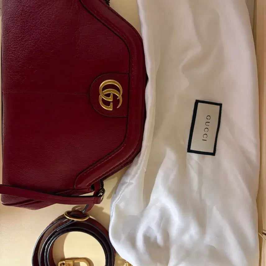 [BUNJANG] Gucci Marmont Red Shoulder Bag / 구찌 마몬트 레드 숄더백 + 더스트백