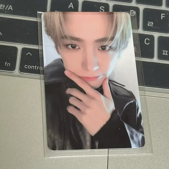 [BUNJANG] The Boyz Hyunjae Awake Withmu POB Photocard / 더보이즈 현재 ba awake 위드뮤 럭키드로우 특전 포카