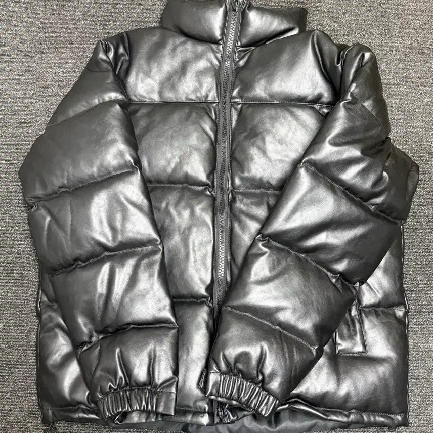 [BUNJANG] LOWELL Black Leather Short Padded Jacket / LOWELL 블랙 레더 숏패딩 판매합니다.