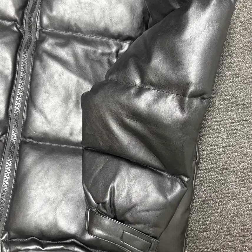 [BUNJANG] LOWELL Black Leather Short Padded Jacket / LOWELL 블랙 레더 숏패딩 판매합니다.