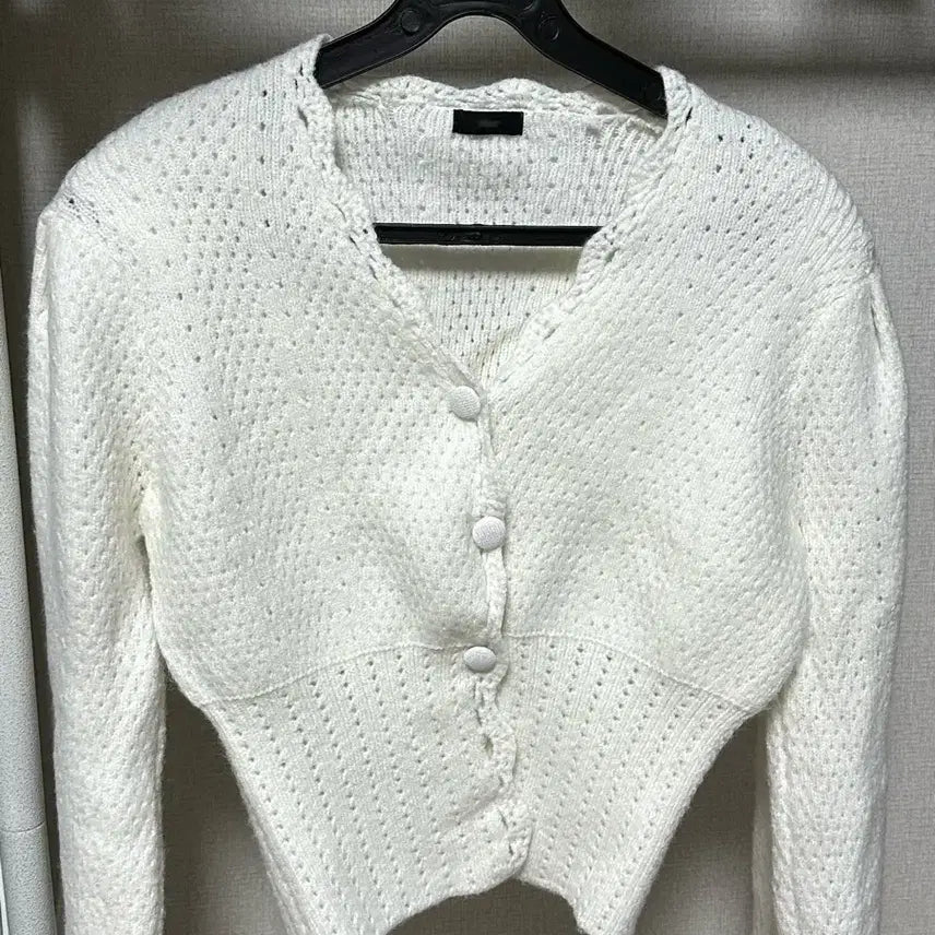 [BUNJANG] Shoulder Pad Cardigan (Ivory) / 어깨패드가디건(아이보리)