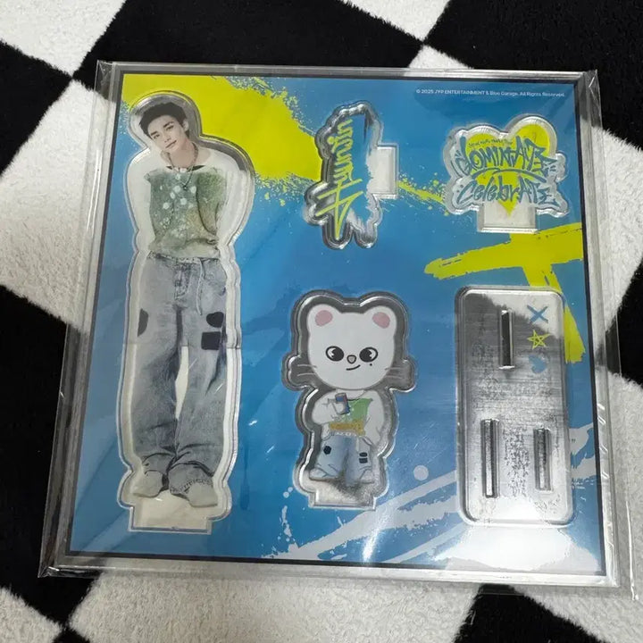 [BUNJANG] Stray Kids Hyunjin Celebrate Acrylic Stand / 현진 셀러브레이트 팝업 아크릴 스탠드