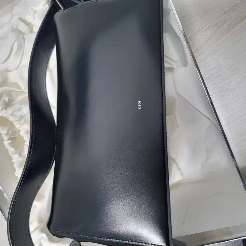 [BUNJANG] OSOI Folder Brot Black Shoulder Bag / OSOI 오소이 폴더 브롯 블랙 숄더백(새상품)