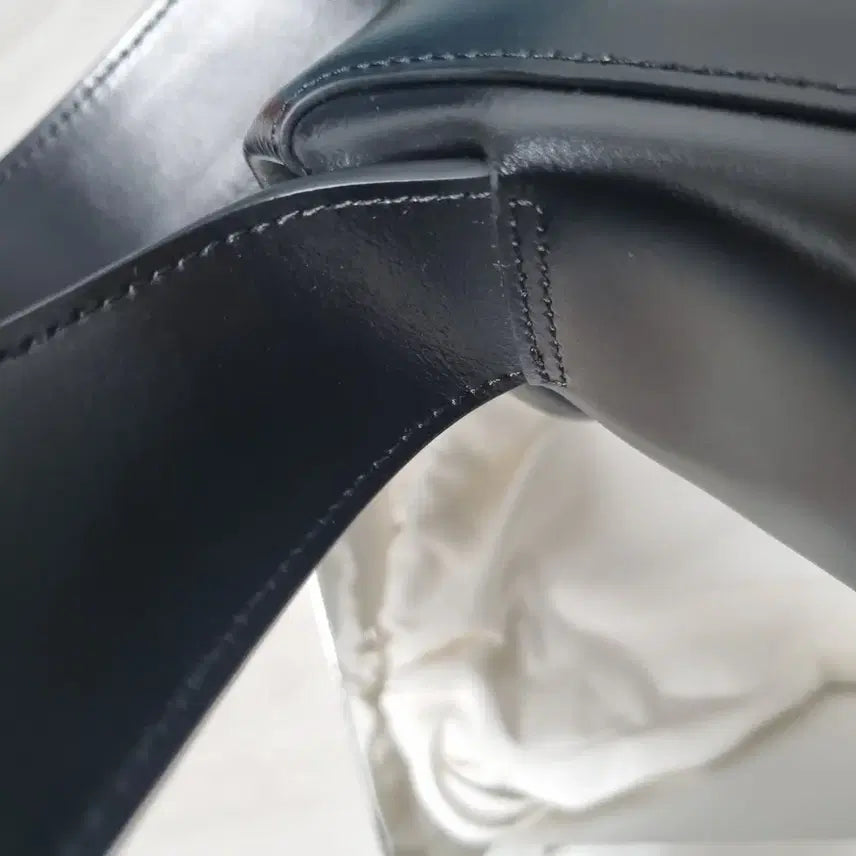 [BUNJANG] OSOI Folder Brot Black Shoulder Bag / OSOI 오소이 폴더 브롯 블랙 숄더백(새상품)