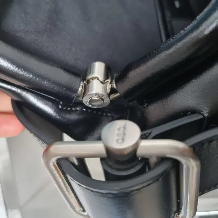 [BUNJANG] OSOI Folder Brot Black Shoulder Bag / OSOI 오소이 폴더 브롯 블랙 숄더백(새상품)